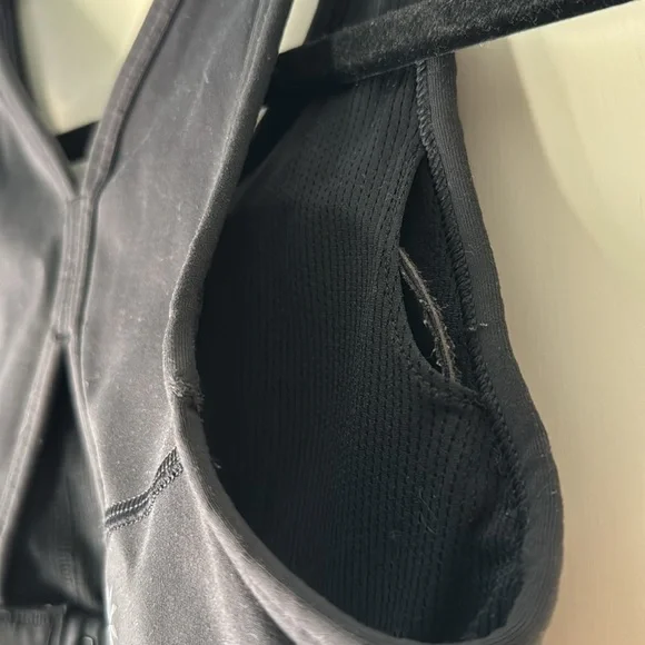 Athleta XS black sports bra - Picture 4 of 4